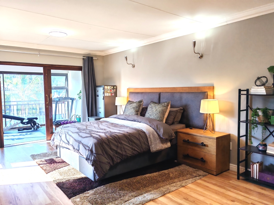 5 Bedroom Property for Sale in Bergsig Western Cape